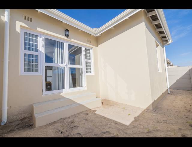 3 BEDROOM FREEHOLD FOR SALE IN SILVERSANDS